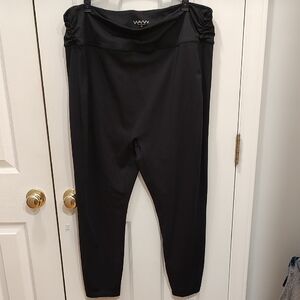 Women's Wavvy Black Leggings